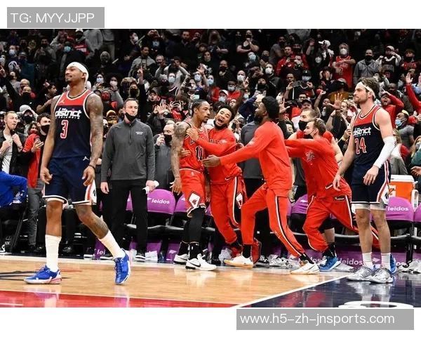 美记透露拉文德罗赞交易意向不强快船曾考虑引入埃利斯与德罗赞组合