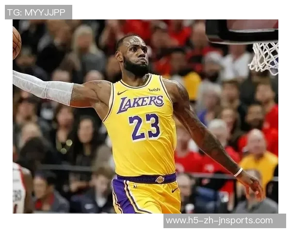 詹姆斯谈父亲与球队领袖角色平衡的挑战与智慧 詹姆斯谈父亲与球队领袖角色平衡的挑战与智慧