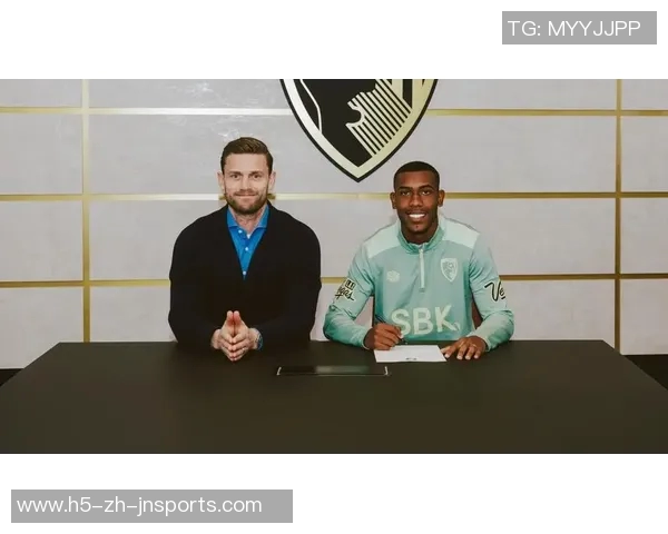 拉扬正式抵达英国即将加盟伯恩茅斯转会费高达3060万英镑